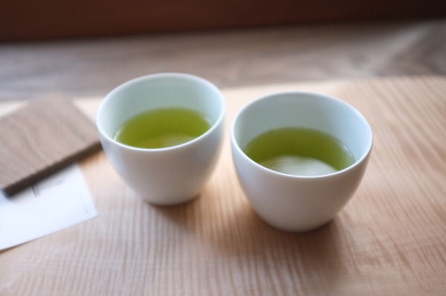 Drinking Green Tea vs. Extract Supplements Japanese Green Tea